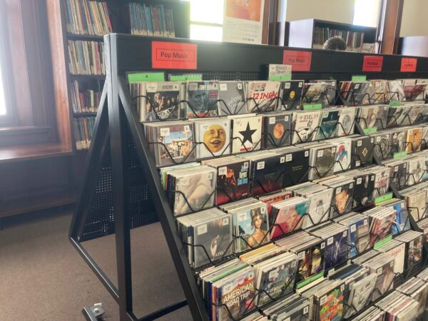 CDと楽譜が置いてあるシドニーの図書館